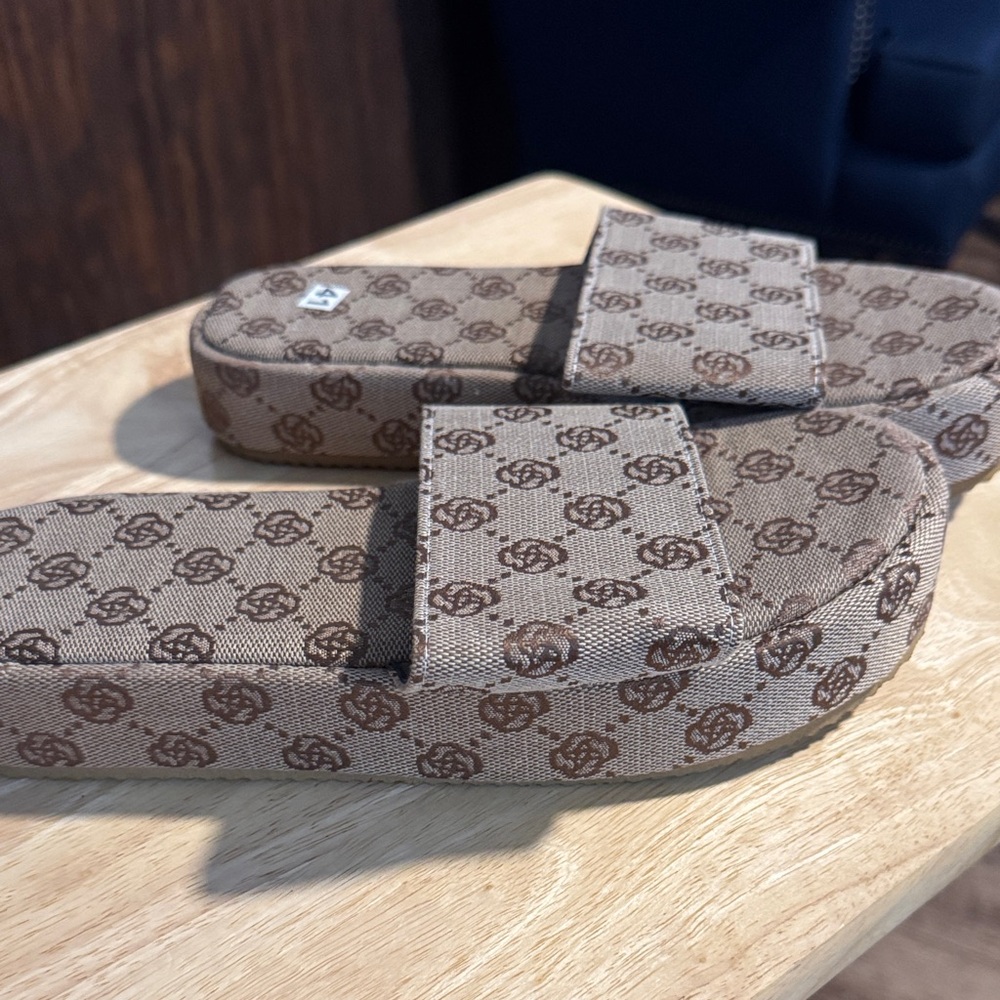 Brown Patterned women’s Slides